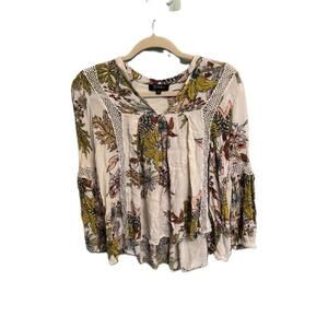 RD and KoKo Long Sleeved Boho Hi Low Floral Top